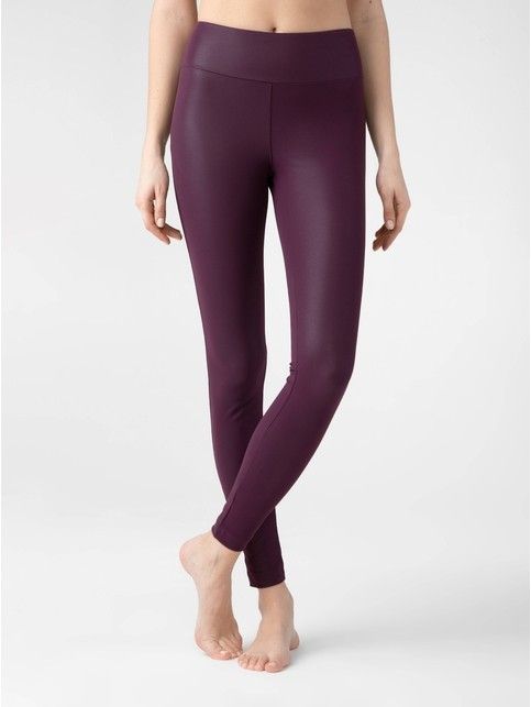 Modeling faux leather leggings with high rise MISS CONTE