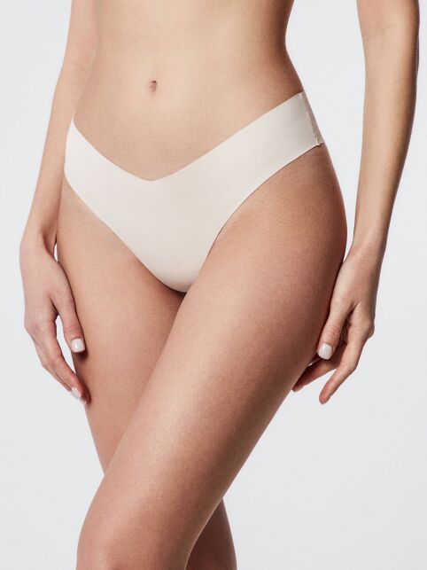 Бесшовные Трусы "бразилиана" с V-образной линией талии INVISIBLE LBR 1226 - купить в интернет-магазине Conte