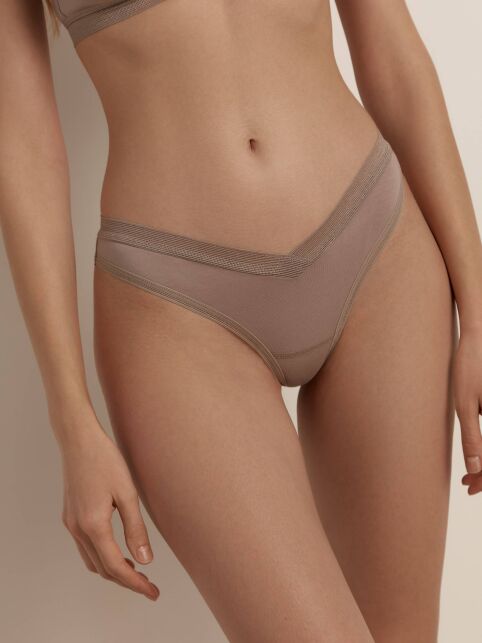 Brazilliano V-shaped panties NEW CLASSIC LBR 1903 - buy in the online store Conte