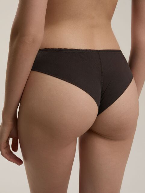Thong panties with mid-waist FEMINA TP6122 - buy in the online store Conte