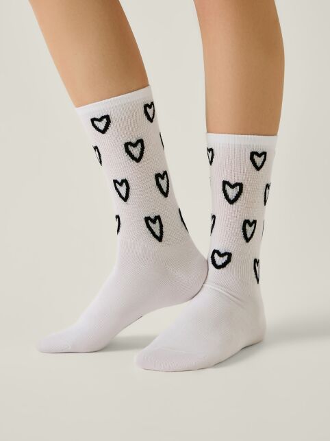 Белые удлинённые носки ACTIVE из хлопка с рисунком «сердечки» - купить в интернет-магазине Conte