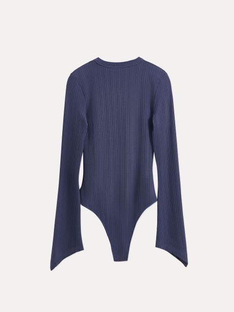 Боди в рубчик с рукавами-клёш и диагональными швами спереди LBD 3240 - купить в интернет-магазине Conte