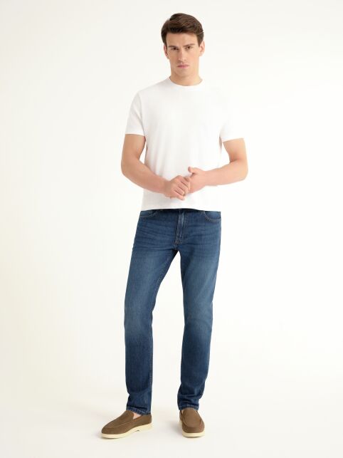 Джинсы straight c эффектом потёртостей CNM-03 Джинсы straight c эффектом потёртостей CNM-03 - купить в интернет-магазине Conte