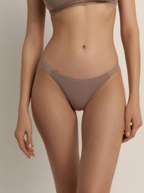 Thong mid-rise panties NEW CLASSIC LTA 2201 - buy in the online store Conte