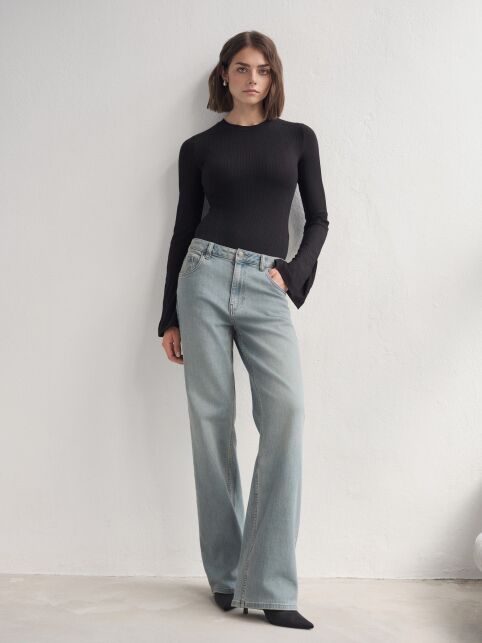 Боди в рубчик с расклешенными рукавами с разрезами LBD 3243 - купить в интернет-магазине Conte