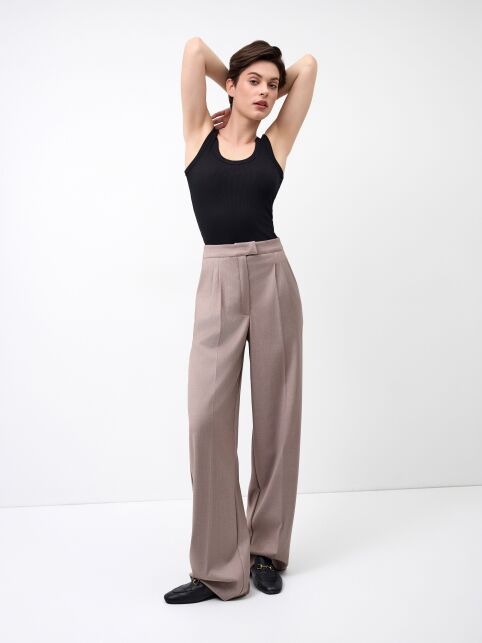 Брюки из костюмной ткани со складками по переду LBK 3257 - купить в интернет-магазине Conte
