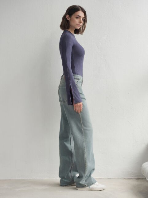 Боди в рубчик с расклешенными рукавами с разрезами LBD 3243 - купить в интернет-магазине Conte